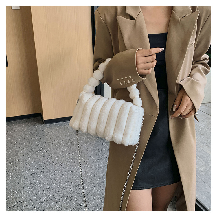 Plüschtasche für Frauen 2023 Herbst und Winter neue Mode einfache Damenhandtasche koreanischen Stil Temperament Damen pelzige Umhängetasche_voghion.com