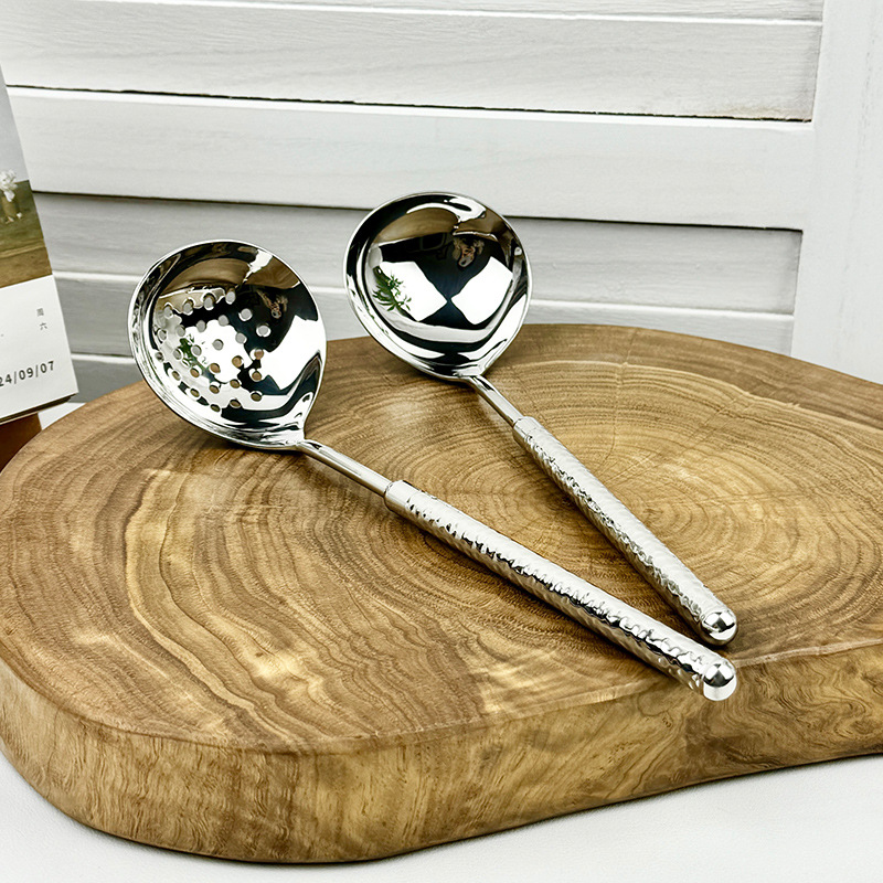 Chockmen Zhuo Deming 18 / 10 martillo de acero inoxidable con patrón de corazón, cucharas de chispa, cucharas gruesas de bola de pesca, cucharas de chispa de chispa