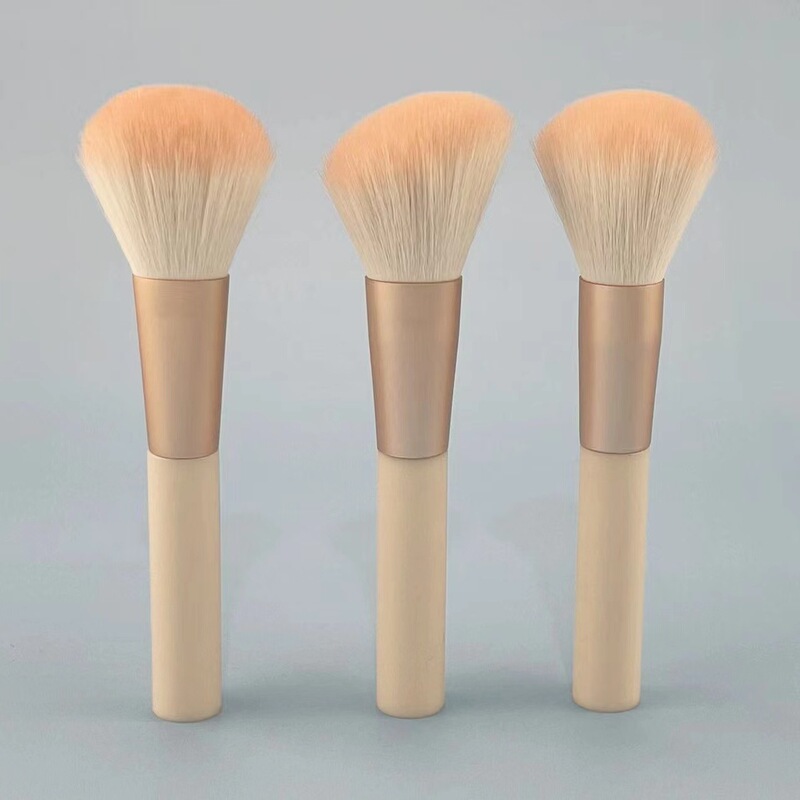 Single Portable Short Faux Wool Matte Powder Blush Brush Beauty Makeup Tool Fiber Hair Cosmetic Brush