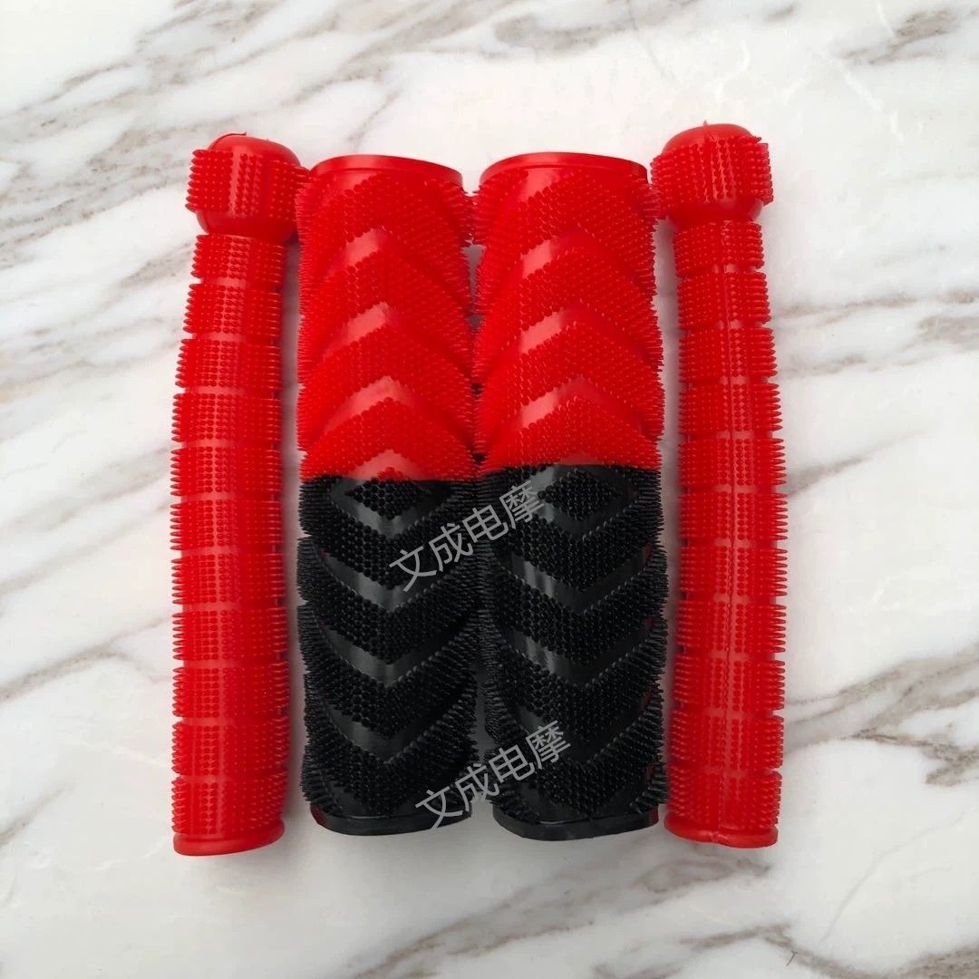 Thickened motorcycle handlebar covers, electric vehicle handlebar gloves, non-slip, sweat-absorbing, anti-freeze rubber covers, scooter plush covers, modified