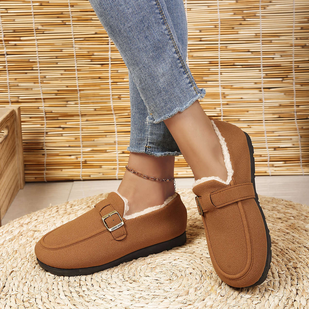Cross-border best-selling soft-soled, non-slip women's loafers with a simple round toe design, warm fleece lining, and available for drop shipping
