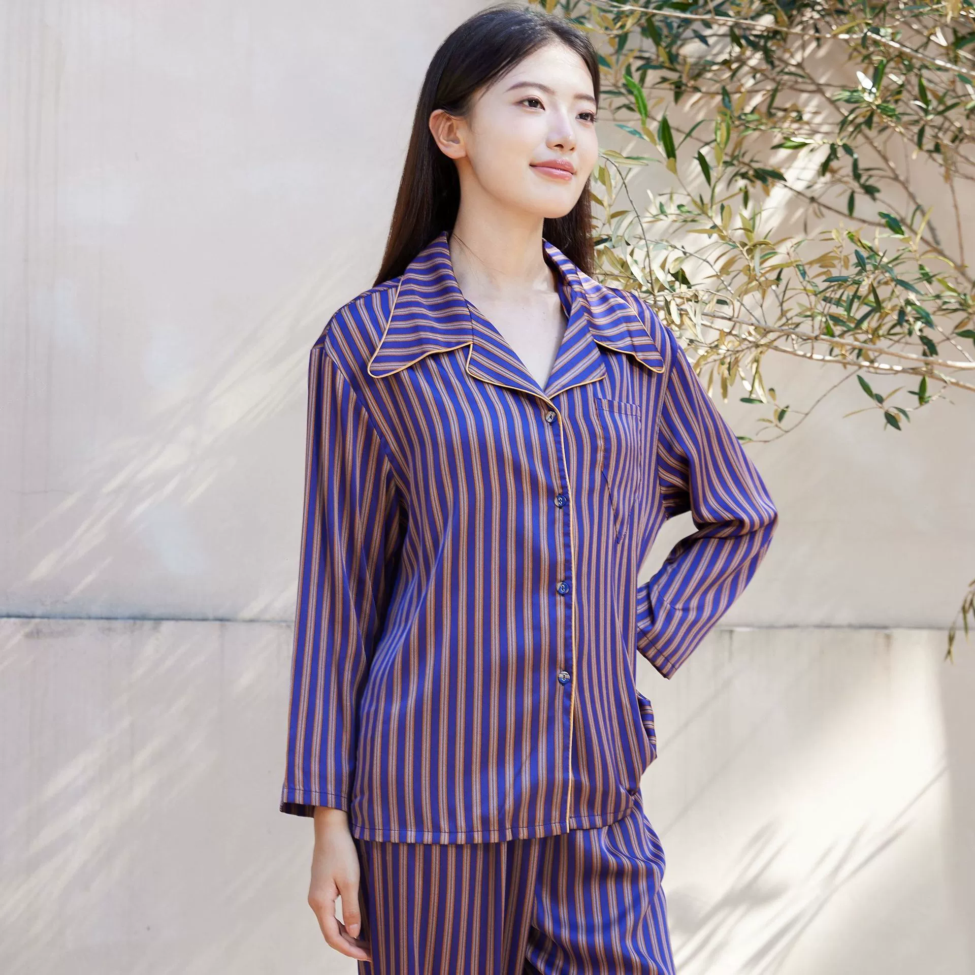 2024 новые модели ins премиум-класса минималистский синий желтый полосатый брюки с длинными рукавами пижамы женский весенний и осенний набор можно носить на улице