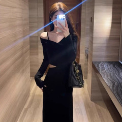 法式黑色露肩v领长袖连衣裙秋装女小个子收腰气质露腰打底长裙子