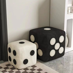 Change the shoe stool, a small stool dice, a small bench, wearing a shoe stool at the sofa stool, the stool, enter the stool to enter the household living room