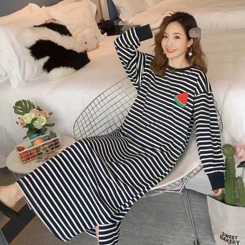 봄과 가을 잠옷 여성용 긴팔 슈퍼 롱 무릎에서 발목 잠옷 여성용 가을과 겨울 달콤한 귀여운 스트라이프 플러스 사이즈