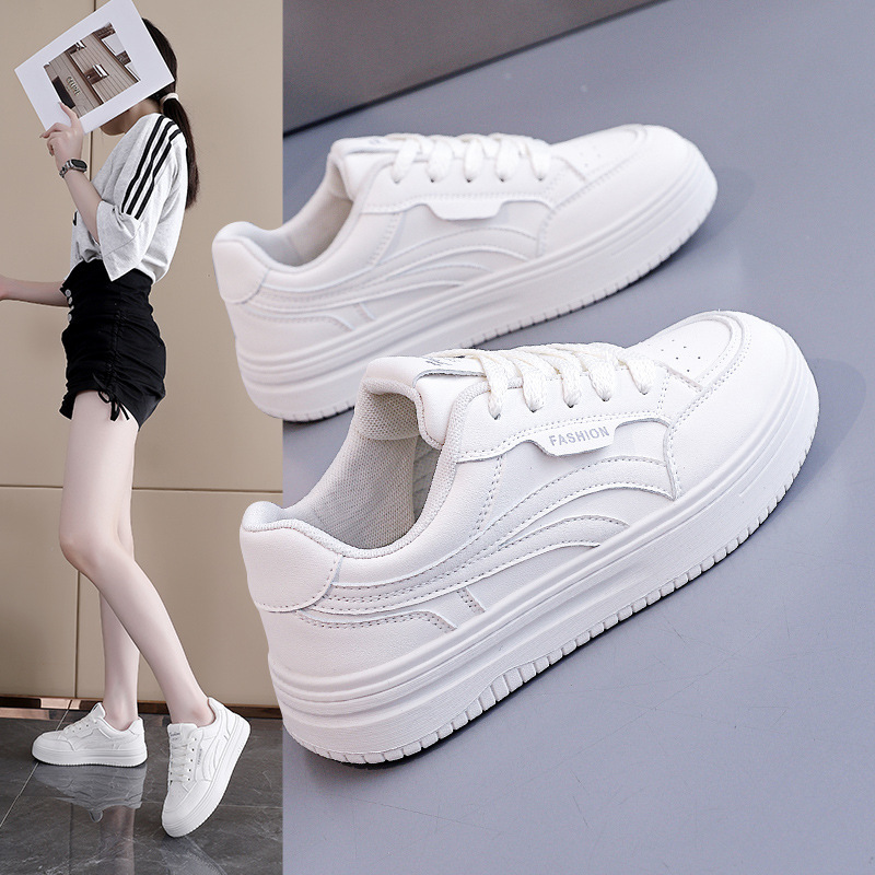 White Sneakers 2026 Autumn New Versatile Casual Women's Flat Leather Shoes for Petite Individuals, Super Popular on Instagram X201