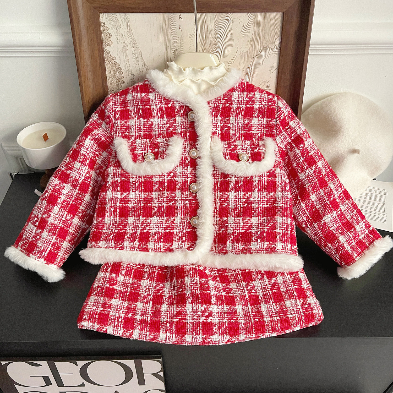 2023 Nova Edição Coreana de Inverno Meninas' Vermelho Estilo Perfumado Bebê Conjunto de Saia Curta Xadrez 68166_voghion.com