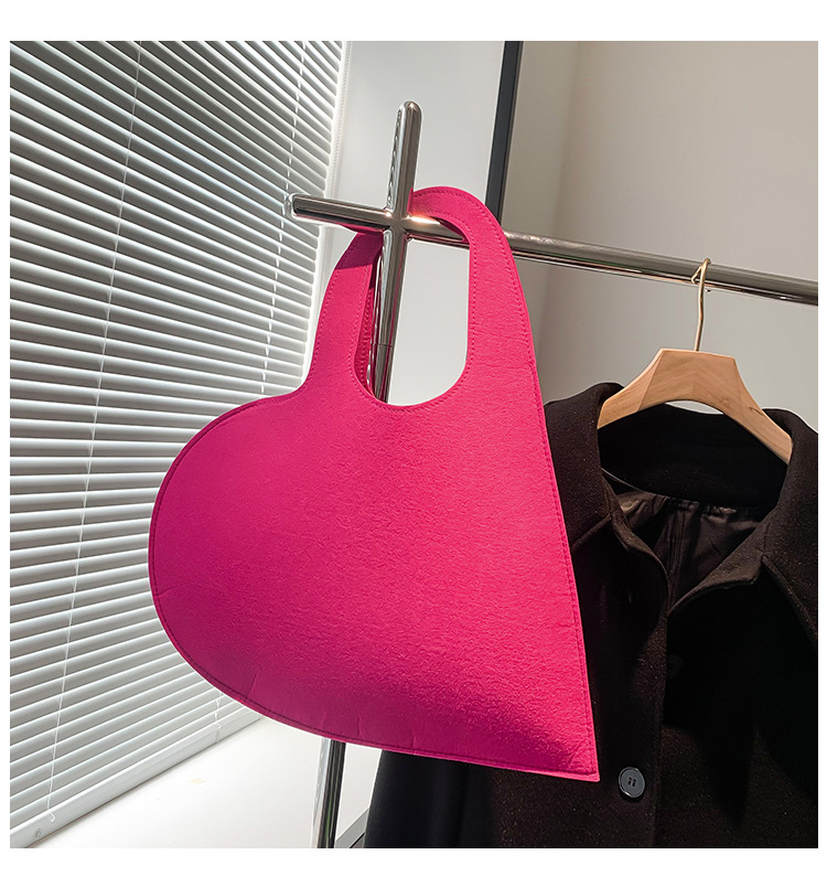 Classic Style, Streetwear Style Heart-shaped Shape Small Size Women's Small Felt Cloth Solid Color Classic Style Streetwear Heart-shaped Zipper Handbag