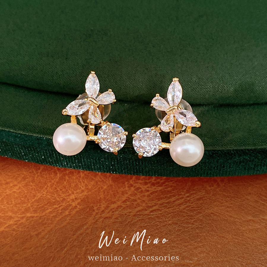 Oro real, mariposa de diamante, perla, orejetas para mujeres sin agujeros de orejas, orejetas para viajar, orejetas de lujo ligero, orejetas de alta calidad.