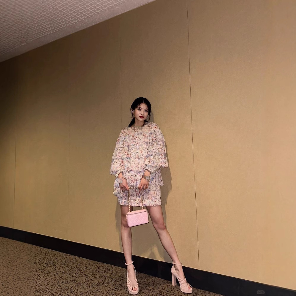 Demi-season elegant cute sophisticated dress