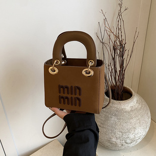 �r�о���Ůʽ����μ�б���bag2026�¿���ĸ������ٴ�Ҹ�°���