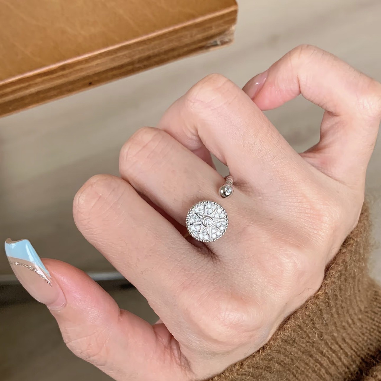 New Eight-Pointed Star Compass Ring for Women, Accessible Luxury, High-End, Full Diamond Adjustable Ring, Simple and Versatile Niche Design