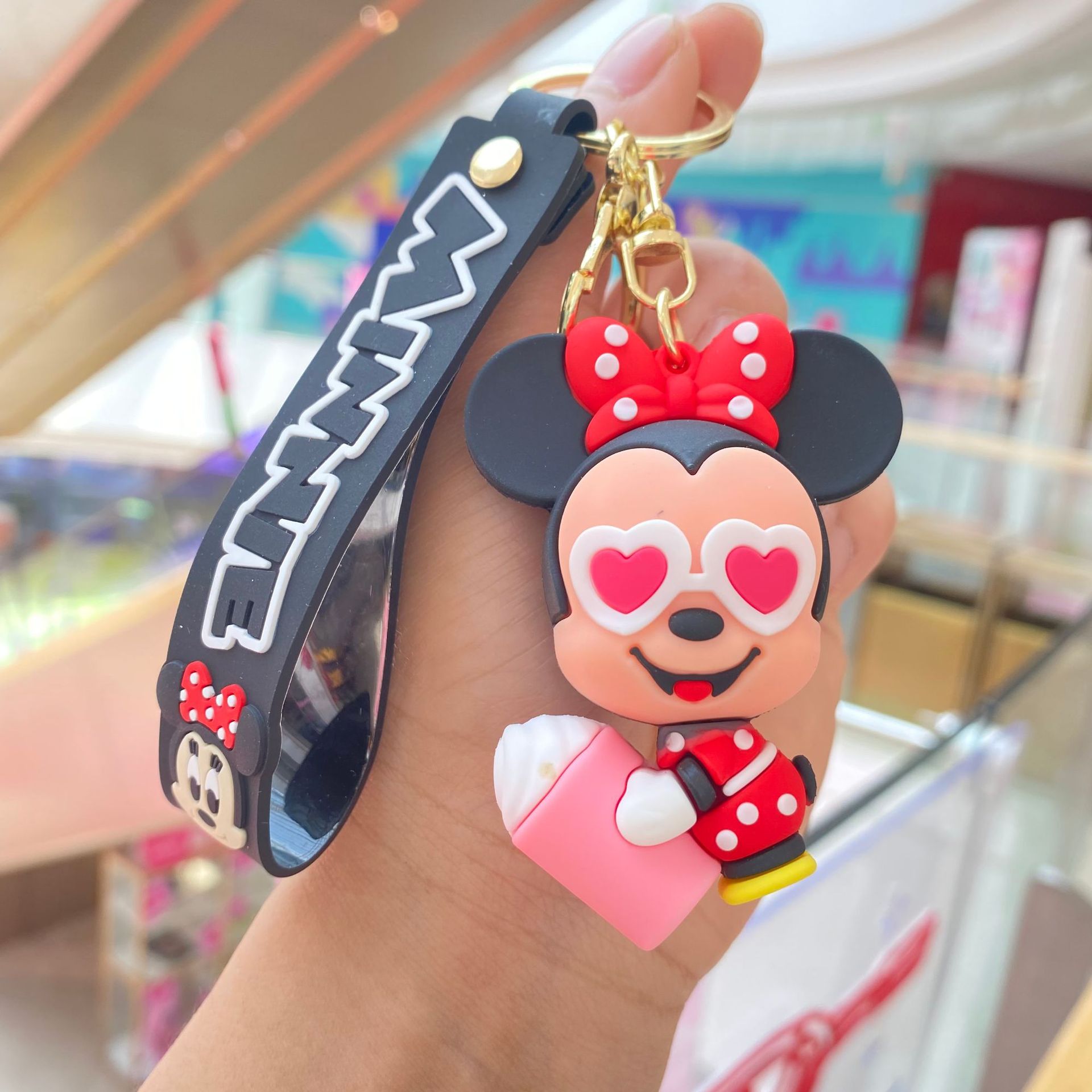 Pato donald transfronterizo llavero colgante de dibujos animados mickey mouse coche llavero bolsa muñeca máquina joyería pequeño regalo