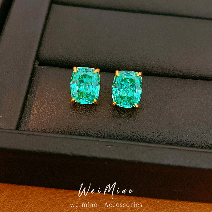 Elegante simple geometría pernos de piedra de silicio estilo frío temperamento personalidad pendientes ligeros de lujo alta sensación de auriculares al por mayor
