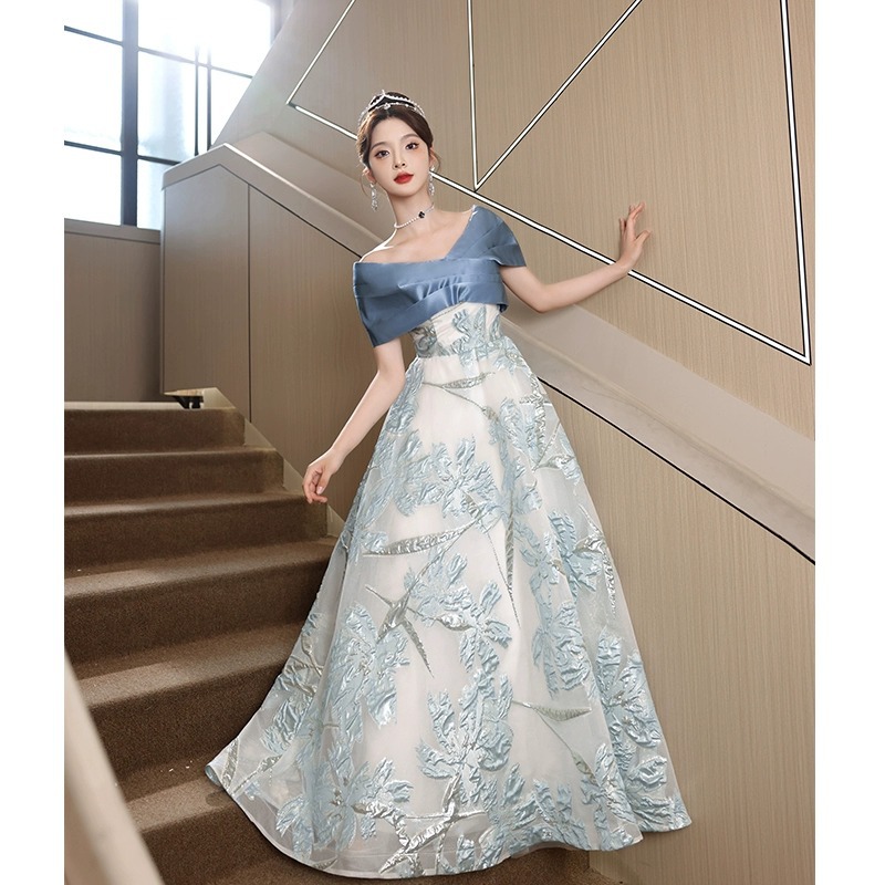 Vestido de noche de un solo hombro para mujer, vestido de banquete azul, nicho de alta gama, lujo ligero, diseño floral elegante, estilo princesa.