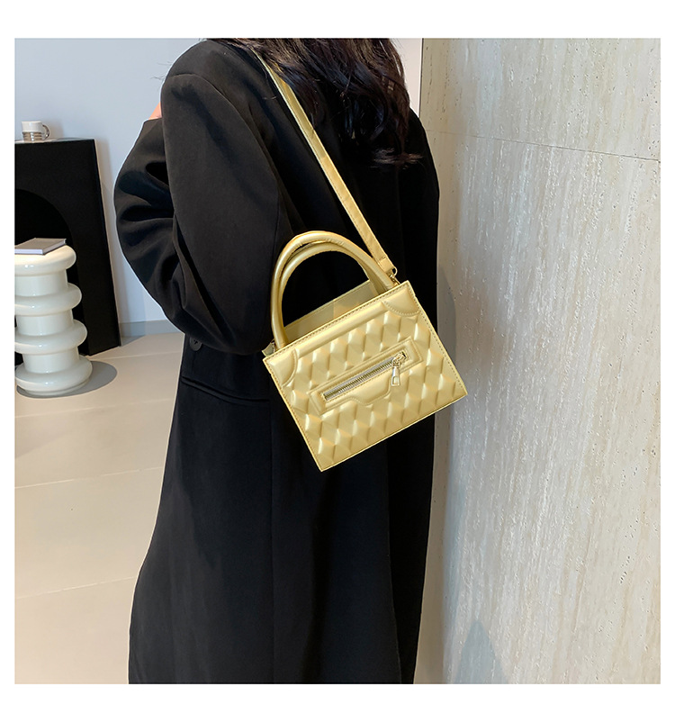 Simplified diamond grid embossed women's handbag 2024 new solid color Korean version stylish single shoulder crossbody_voghion.com