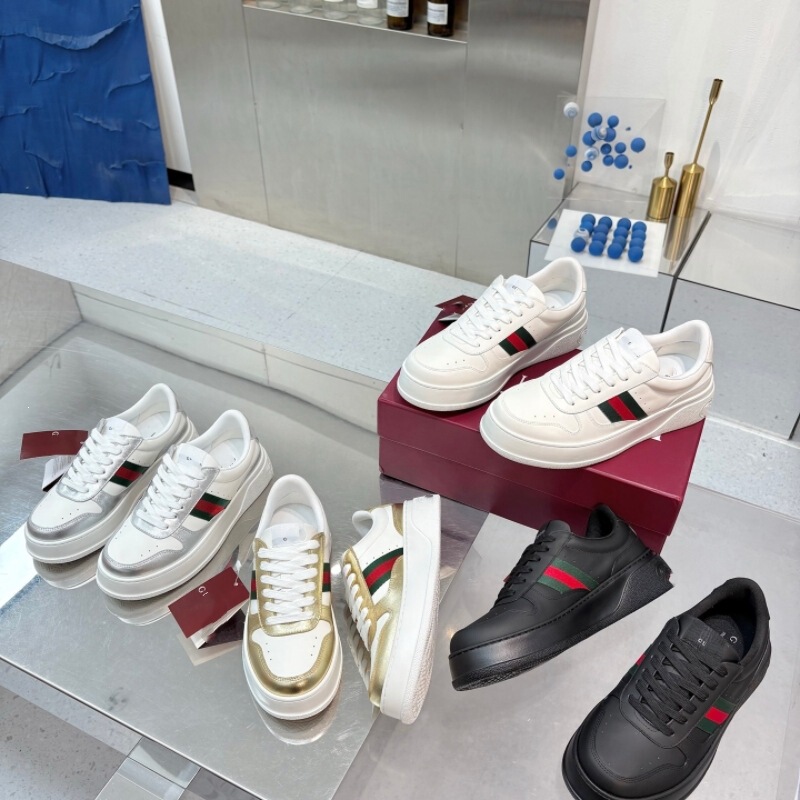 New Gucci-style white sneakers for women, featuring a thick sole, perfect for casual wear and sports, available in unisex and couple styles, trendy footwear New Gucci-style white sneakers for women, featuring a thick sole, perfect for casual wear and sports, available in unisex and couple styles, trendy footwear