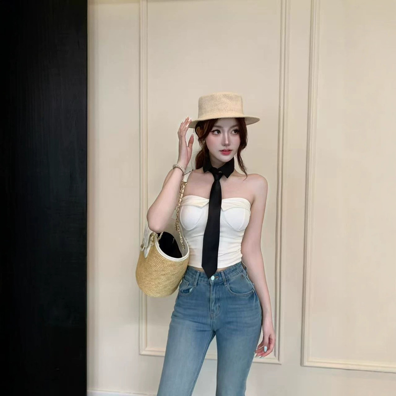 Summer Halter Neck Tie Strapless Tank Top for Women with Chest Pads, Slim Fit Design, Unique Outerwear Style, Spicy Girl Style Top Summer Halter Neck Tie Strapless Tank Top for Women with Chest Pads, Slim Fit Design, Unique Outerwear Style, Spicy Girl Style Top