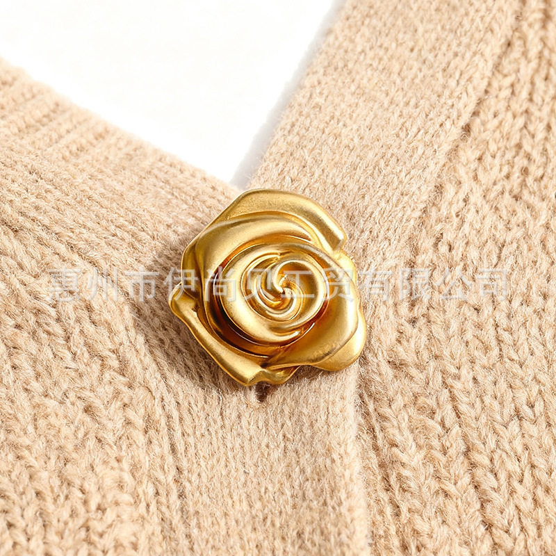 纽扣安装展示 (1) 拷贝.jpg