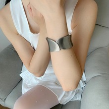 跨境欧美时尚辣妹手镯轻奢冷淡风金属质感合金开口手镯厂家直供