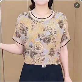 批发妈妈装短袖T恤女夏季新款休闲上衣中年女洋气减龄显瘦打底衫