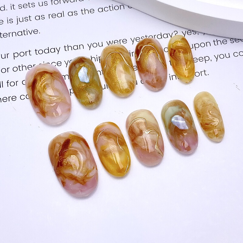 Korean-Style Autumn and Winter Short Oval Caramel Metallic Line Gradient Whitening Nail Tips Versatile Handmade Wearable Nail Art