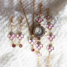 可爱四叶草造型手链手表套装女款粉红黑白蓝镶钻时尚饰品套装