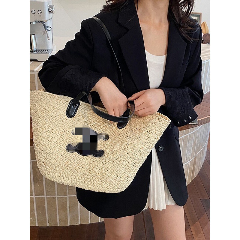 Trendy new straw woven bag, large capacity for summer, perfect for beach vacations, can be carried by hand or worn as a shoulder bag Trendy new straw woven bag, large capacity for summer, perfect for beach vacations, can be carried by hand or worn as a shoulder bag