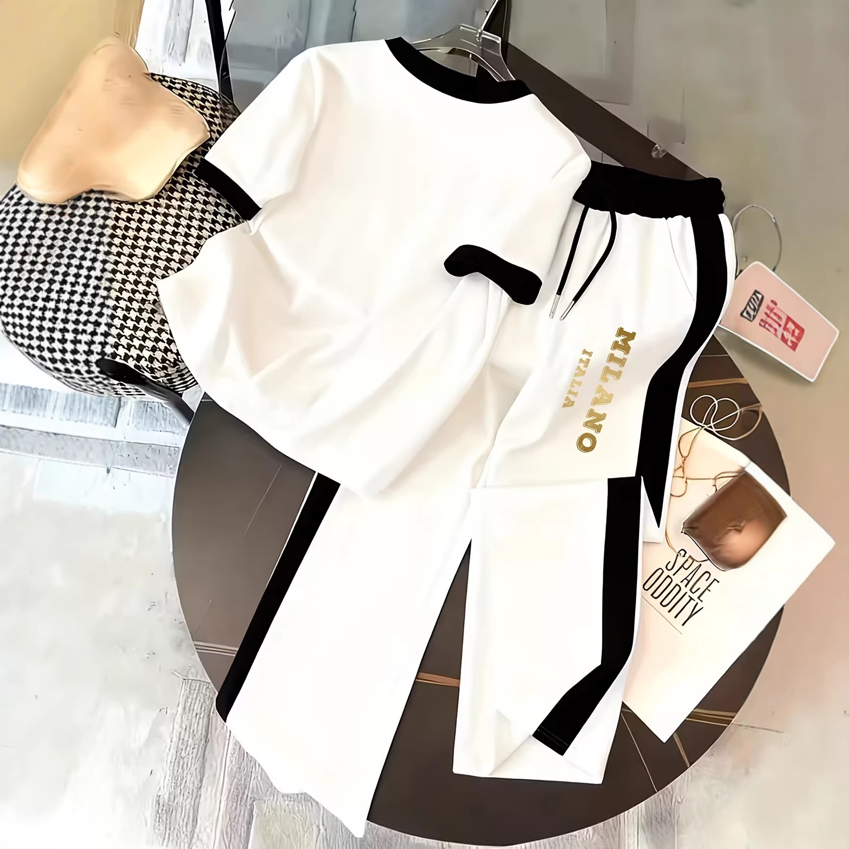 Women's Italian Style Commuter Short Sleeved Shirt And Shorts Set Loose Fit Gold Letter Print Two Piece Outfit_ecoleips.com