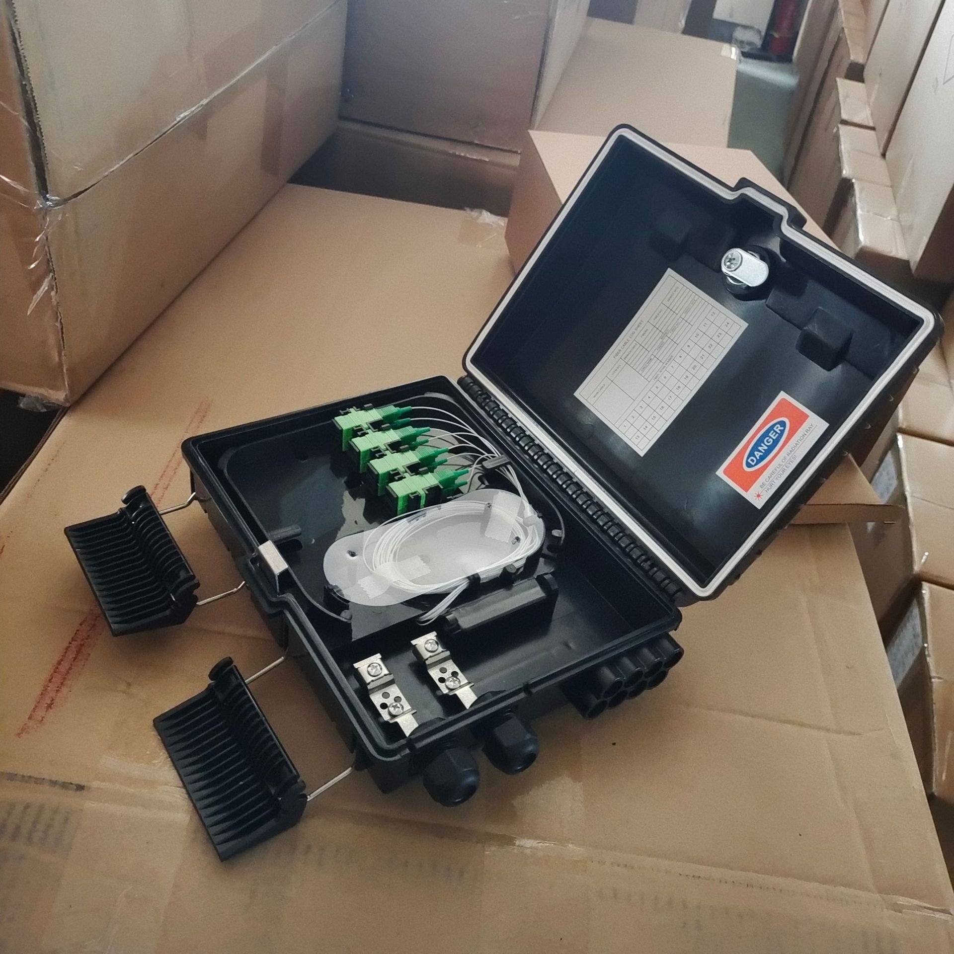 FTTH8芯光纤分纤箱 分路器配线盒八端口分配器光纤分配箱巴西款