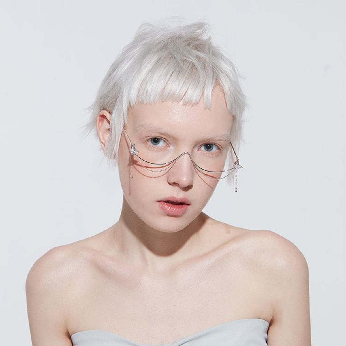 Moda nuevo rhinestone gafas Marco europeo y americano personalidad sin lente cadena colgante gafas marco accesorios de moda para mujeres