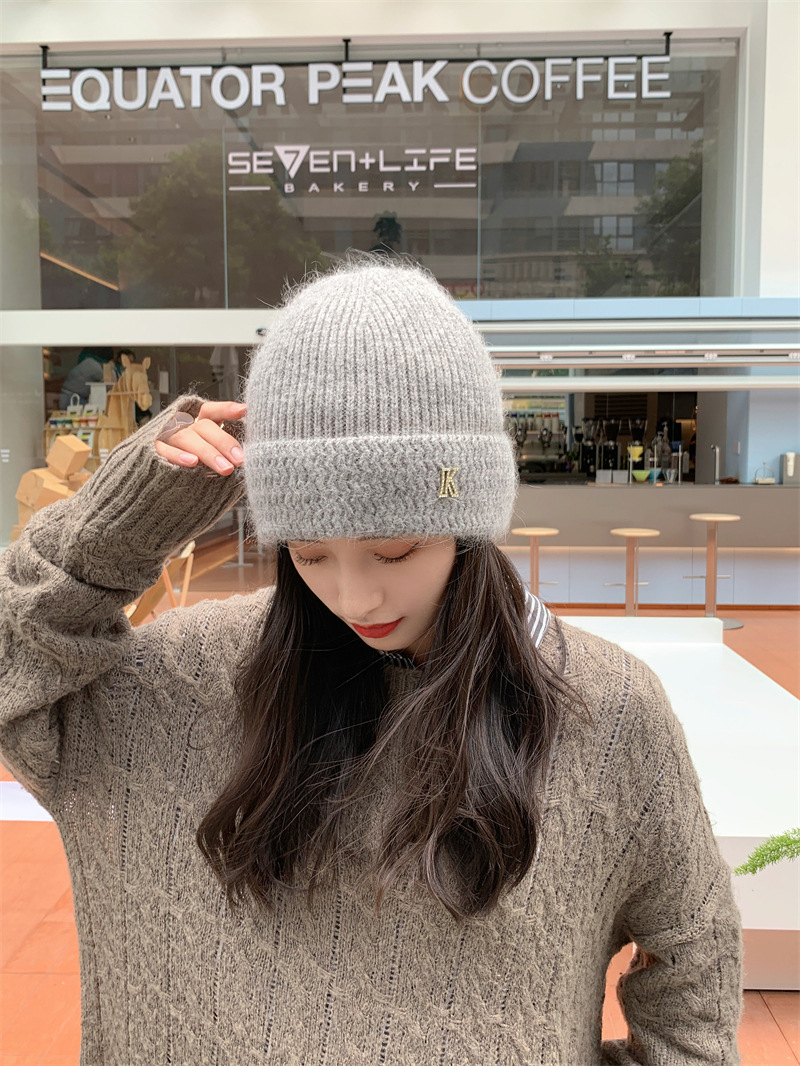 Women's Basic Simple Style Letter Eaveless Wool Cap display picture 9