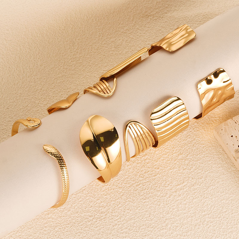 Personalidad transfronteriza exagerada geométrica en forma de C versión ancha pulsera de lava de lujo ligero 18k oro acero inoxidable apertura joyería de alta calidad