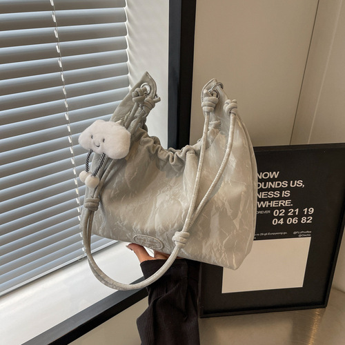 This year's popular large-capacity bags for women 2024 new pleated dumpling bags, versatile, foreign-style shoulder bags, cross-body bags