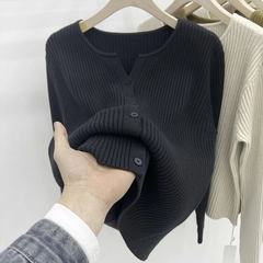 坑条のデザイン感がレトロで、清新で、シンプルなニットカーディガンです。