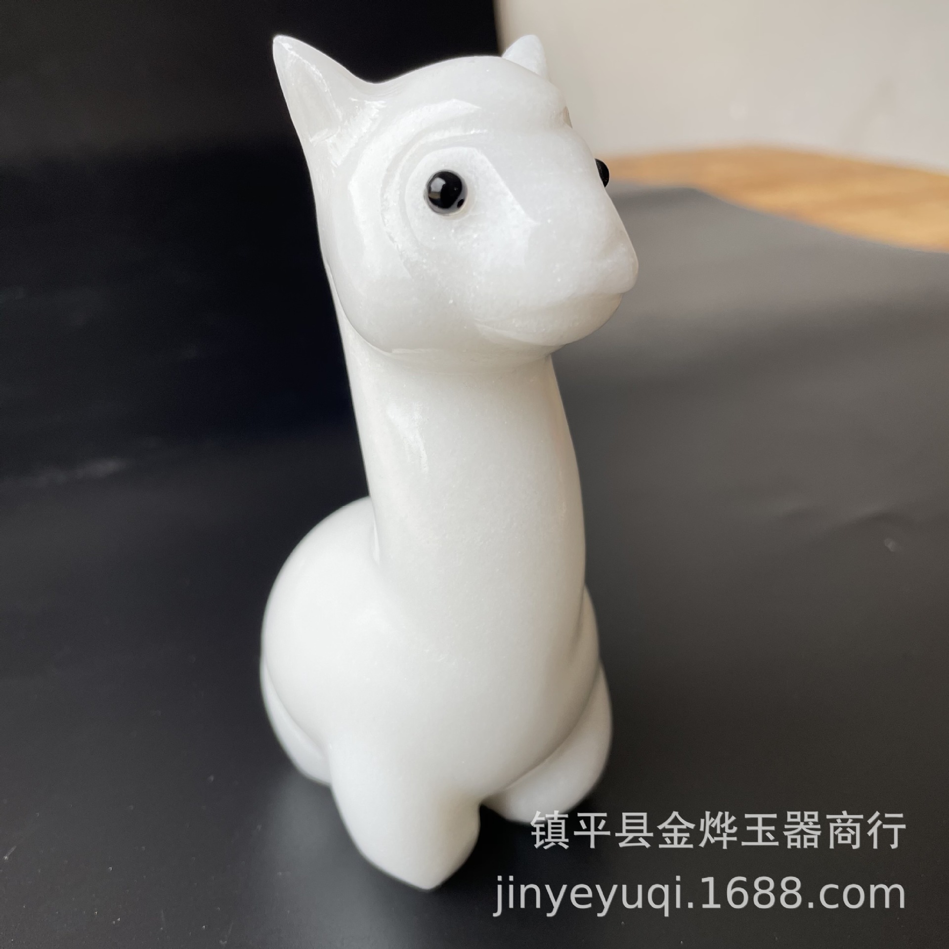 玉石羊驼摆件 玉器工艺品 汉白玉摆件 直播供应 白玉羊驼家居摆件