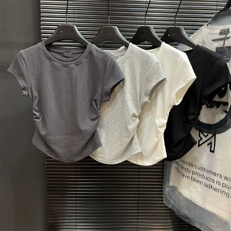 Горячая девушка шикарная тонкая с короткими рукавами белая футболка женская американская темперамент нишевый серый топ дикая черная нижняя рубашка