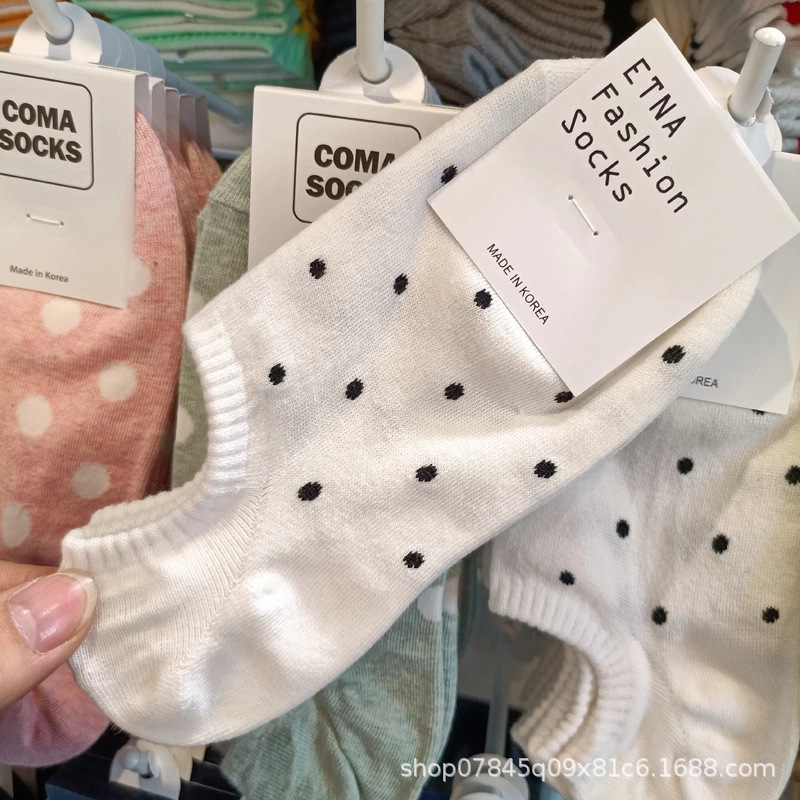 Calcetines coreanos al por mayor transfronterizos ETNA lunares rayas simples calcetines de barco estilo ins calcetines de mujer de boca baja de primavera y verano en stock