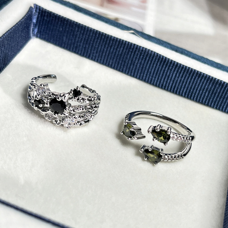 불규칙한 질감의 주름진 여성용 다층 오픈 링 올리브 그린 워터 드롭 지르콘 심플 라이트 럭셔리 틈새 집게 손가락 반지