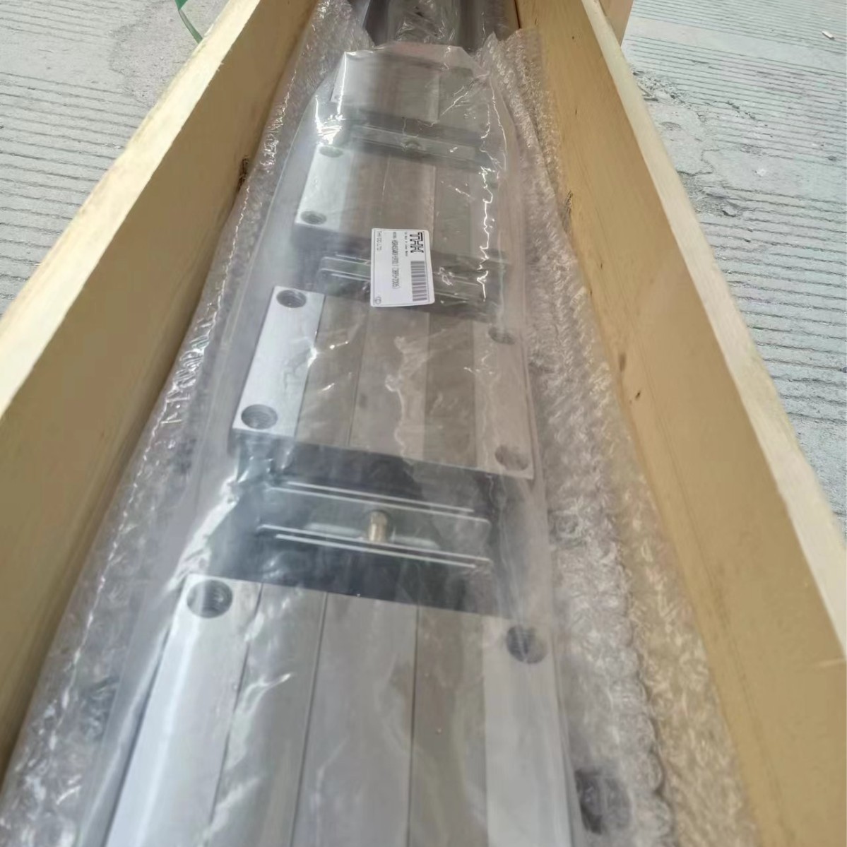 THK,滚柱65滑块SRG65LC2SSC0+1350LP-II,P级导轨用于镗铣床