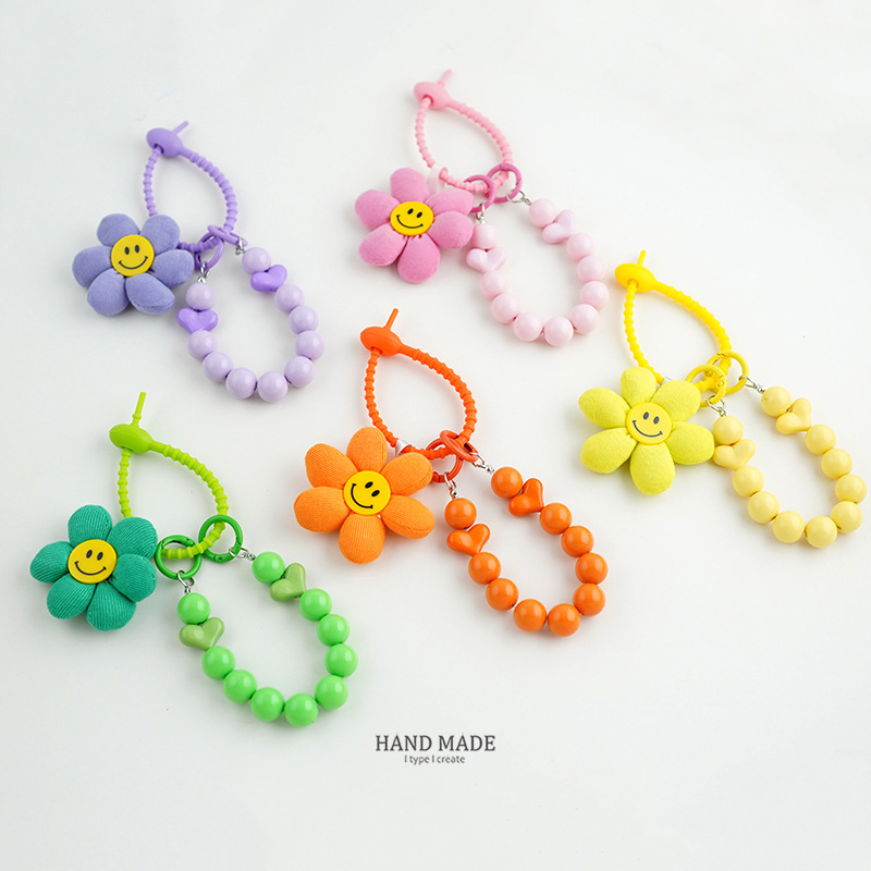 South Korea Dongdaemun Love Daisy Fabric Smiley Keychain Pendant Ins Style Round Buckle Collocation Bag Hanging Accessories