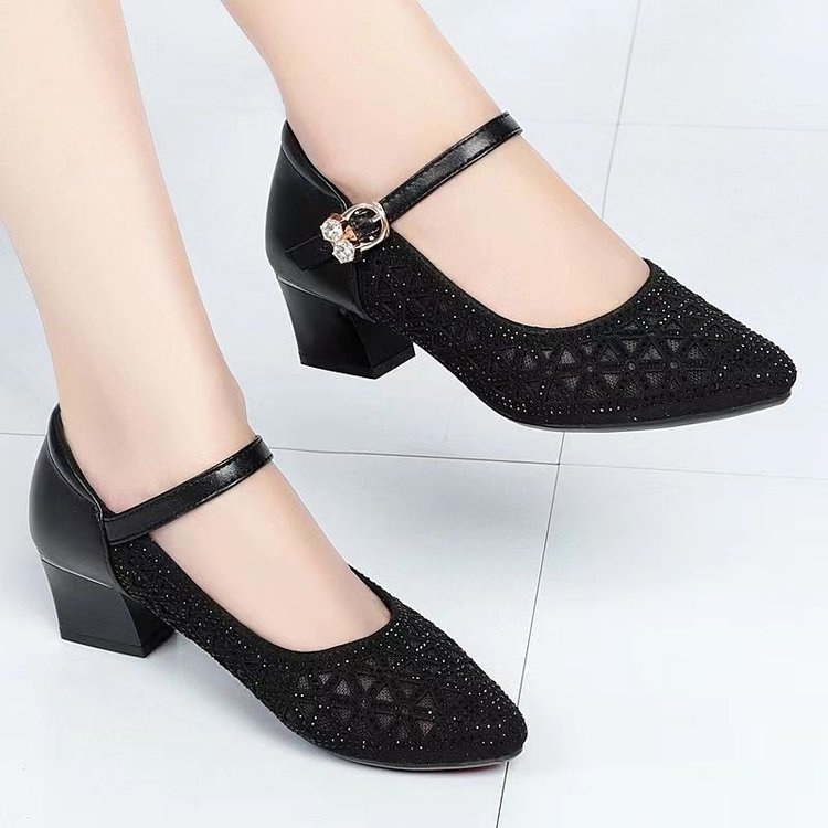 Sandalias de malla zapatos individuales huecos y transpirables 2025 verano nuevo estilo zapatos de mujer de tacón bajo bailando moda madre sandalias de tacón grueso