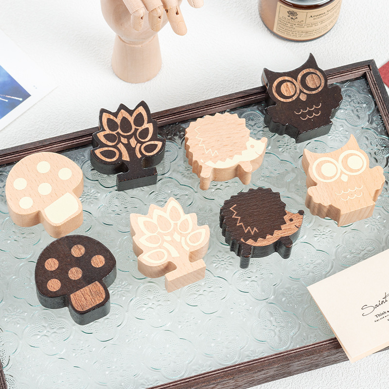 Carpeta de tarjetas de madera adorable animal carpeta de tarjetas de visita carpeta de tarjetas de fotos carpeta de serie de árboles hongos bosques