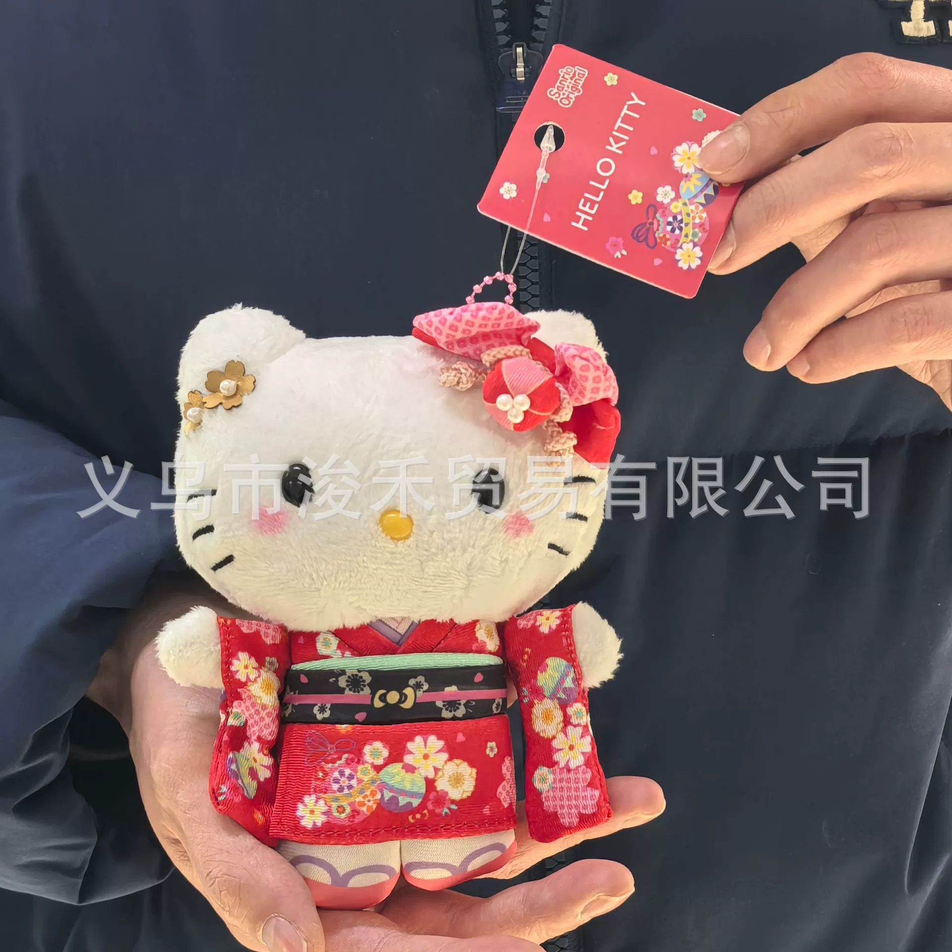 Брелок-плюш Hello Kitty в кимоно куколка, кулон к сумке — дизайны матчa и сакура, 45 г