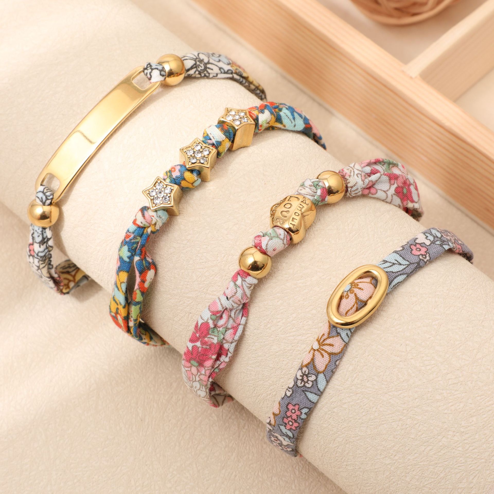 6g Weight Retro Classic Style Printing Star Rhinestones 304 Stainless Steel Bandana Cloth Silk Scarf Cord String Bracelets Wholesale