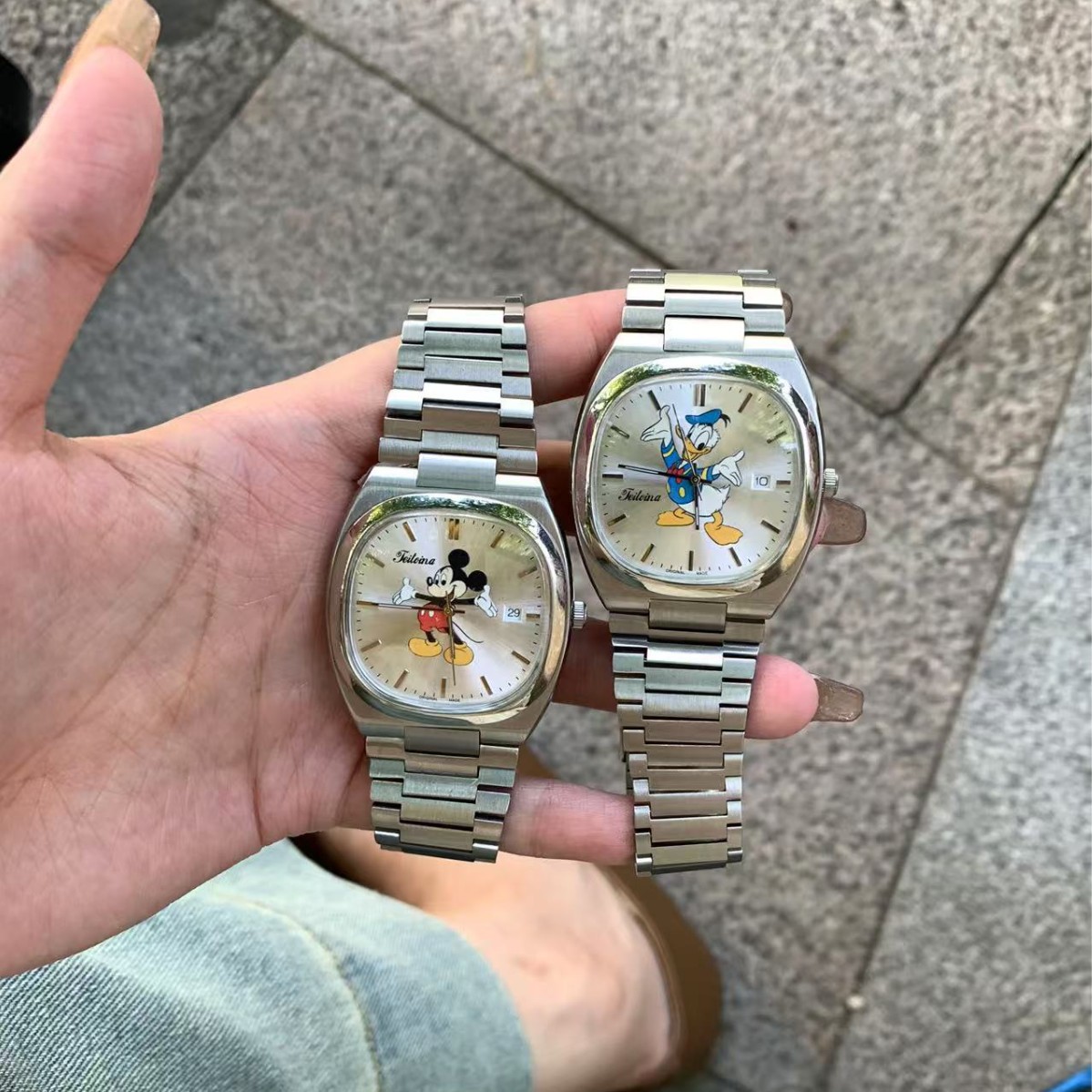 Explosive Brand Watch European TV Tang Mickey Mouse Duck Joint Quartz Women's Watch Steel Belt Gift