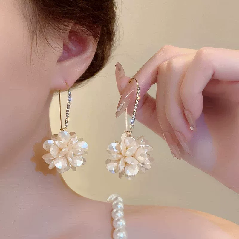 Изысканные ретро серьги из жемчуга, стиль Chanel, цветочные, французский ретро стиль, стиль легкой роскоши, западный стиль, стиль высокого качества, интернет-знаменитость