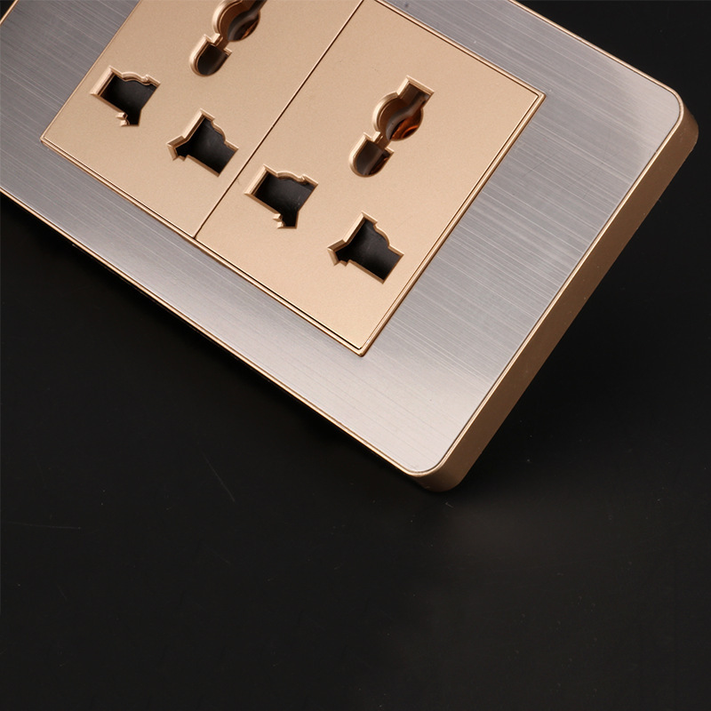 Panel de enchufe de metal estándar estadounidense de acero inoxidable dibujado oro tres agujeros Taiwan conmutador USB suministro directo de fabricantes de enchufes