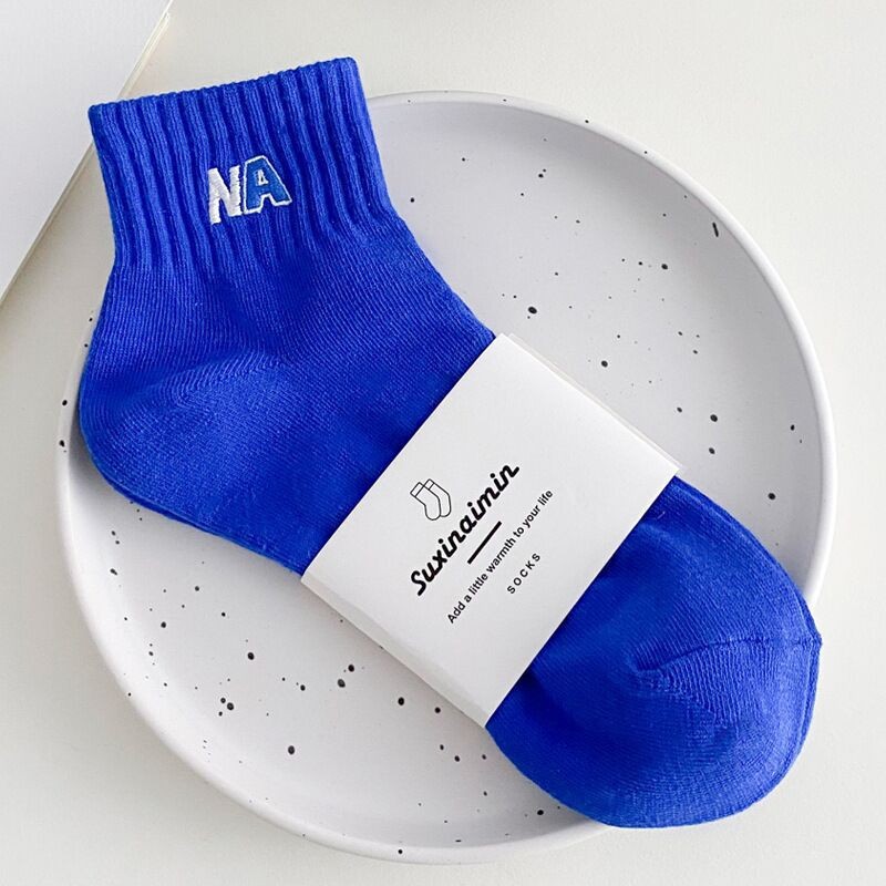 Calcetines bordados de algodón negro y blanco sólido NA letras verdes calcetines de barco de primavera y verano de calcetines para mujeres en la moda