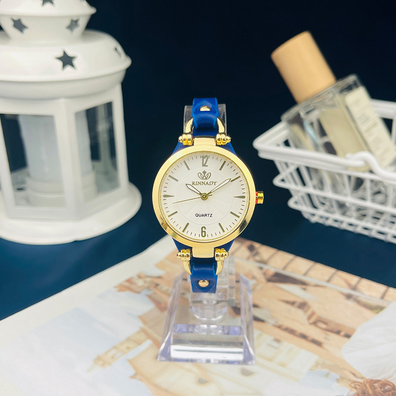 国境を越えた対外貿易の新型パンクリベットさんの腕時計は、カジュアルでシンプルな細いベルト石英時計卸売りを生放送している